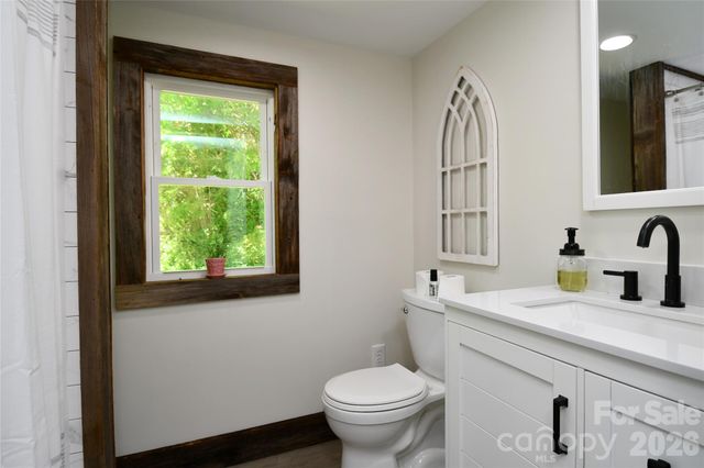2180 Pigeon Roost Road, Green Mountain, NC 28740