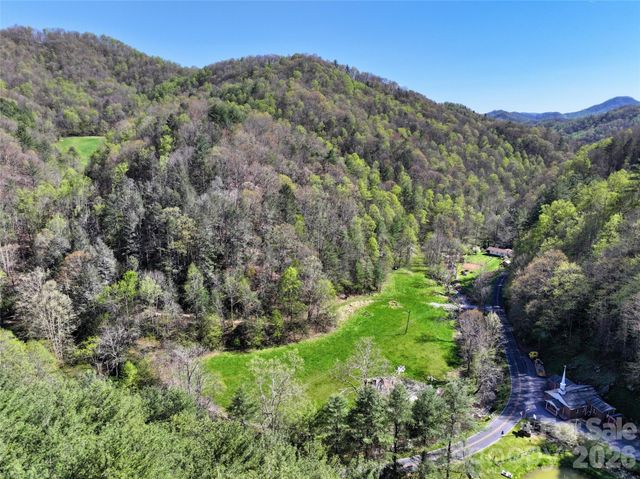 2180 Pigeon Roost Road, Green Mountain, NC 28740