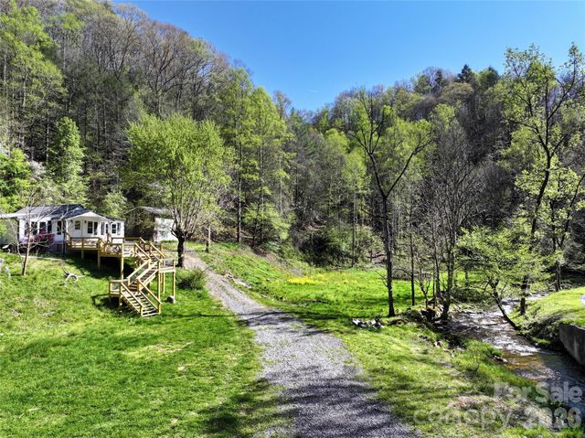 2180 Pigeon Roost Road, Green Mountain, NC 28740