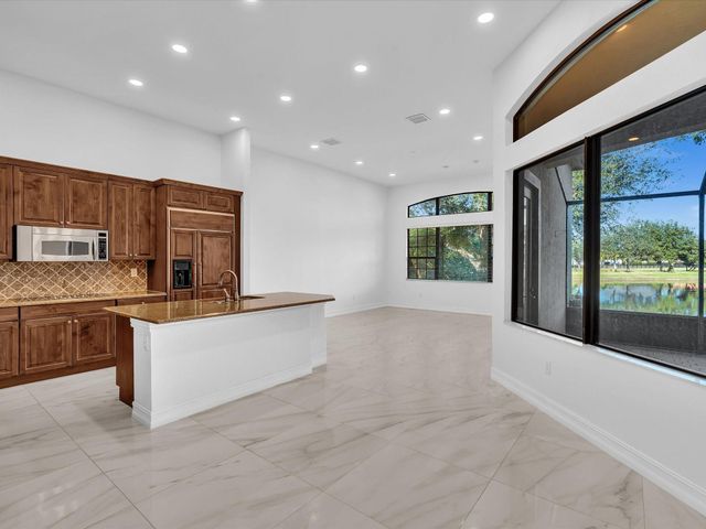 3530 NW 87th Ave, Cooper City, FL 33024