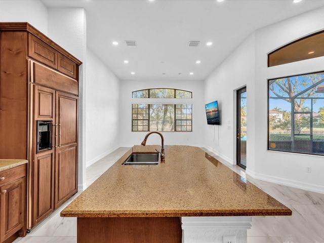 3530 NW 87th Ave, Cooper City, FL 33024