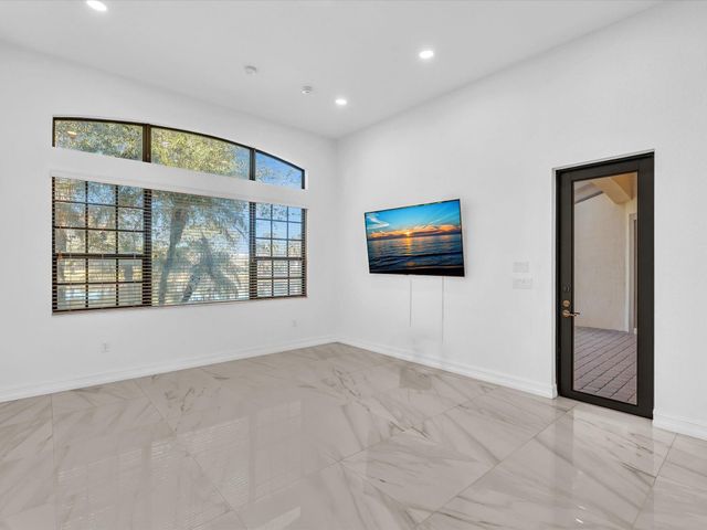 3530 NW 87th Ave, Cooper City, FL 33024