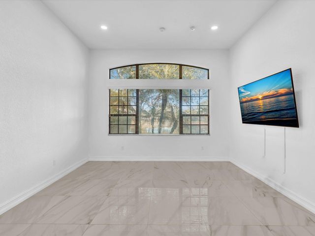 3530 NW 87th Ave, Cooper City, FL 33024