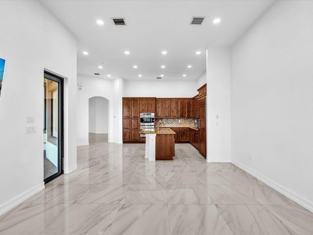 3530 NW 87th Ave, Cooper City, FL 33024