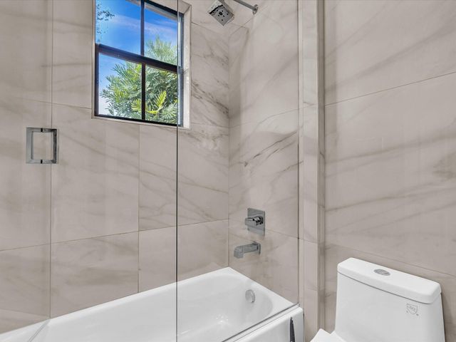 3530 NW 87th Ave, Cooper City, FL 33024