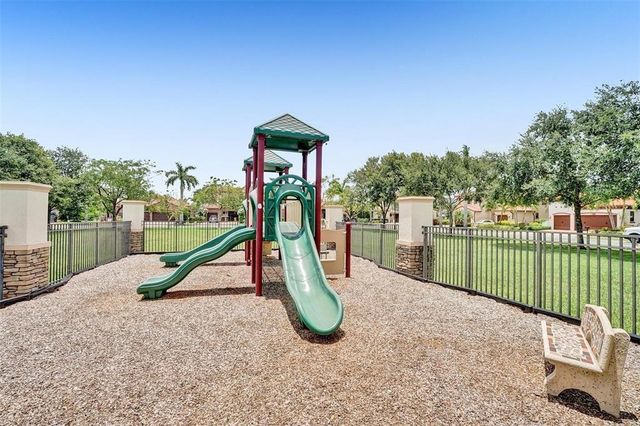 3530 NW 87th Ave, Cooper City, FL 33024