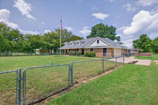 8401 Taylor Ranch Loop, Kaufman, TX 75142