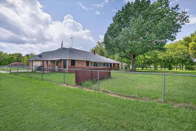 8401 Taylor Ranch Loop, Kaufman, TX 75142