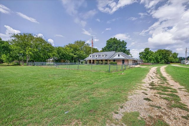 8401 Taylor Ranch Loop, Kaufman, TX 75142