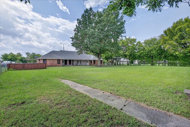 8401 Taylor Ranch Loop, Kaufman, TX 75142