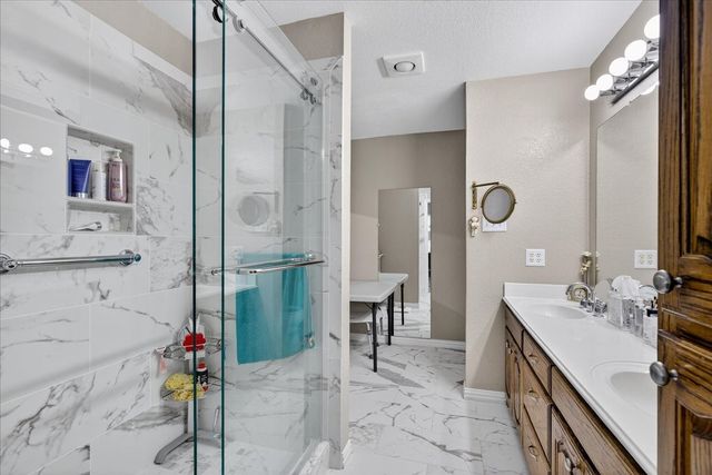 8401 Taylor Ranch Loop, Kaufman, TX 75142