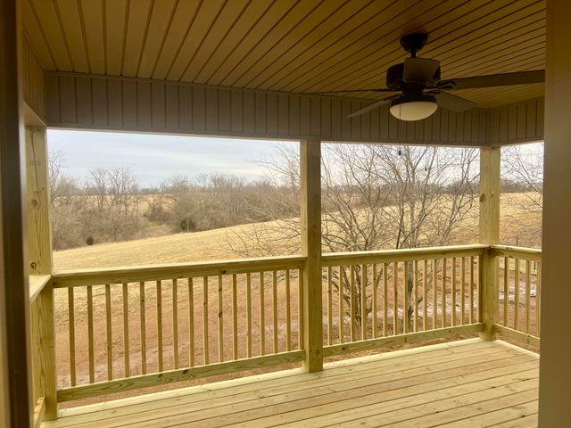 555 Middle Creek Way, Berea, KY 40403