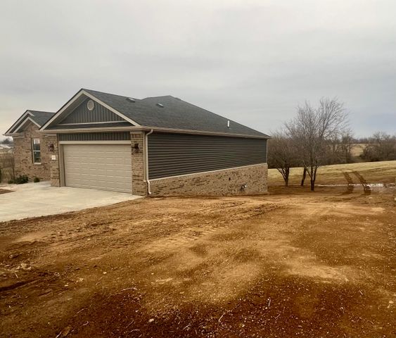 555 Middle Creek Way, Berea, KY 40403