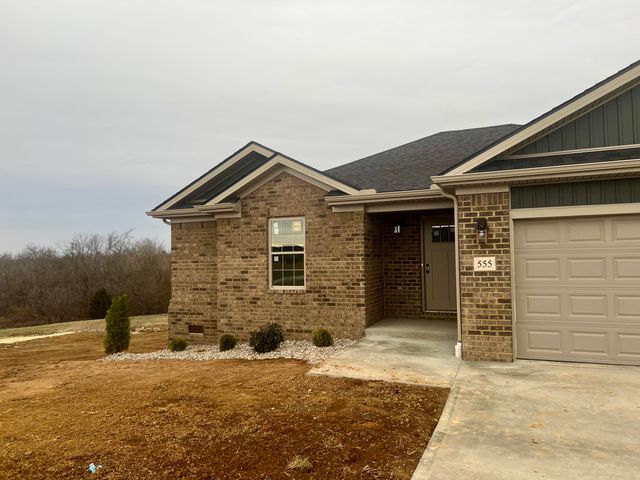 555 Middle Creek Way, Berea, KY 40403