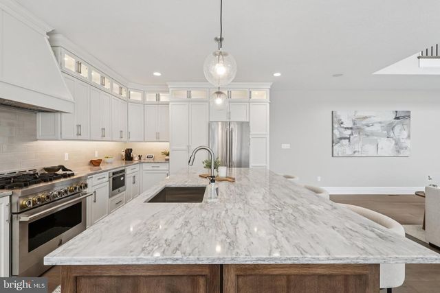 510 NEWCOMEN RD, Exton, PA 19341