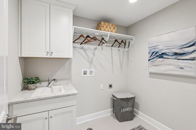 510 NEWCOMEN RD, Exton, PA 19341