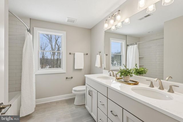 510 NEWCOMEN RD, Exton, PA 19341