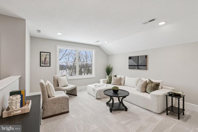 510 NEWCOMEN RD, Exton, PA 19341