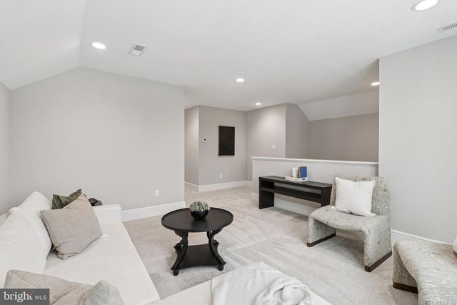 510 NEWCOMEN RD, Exton, PA 19341