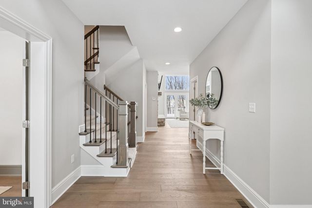 510 NEWCOMEN RD, Exton, PA 19341