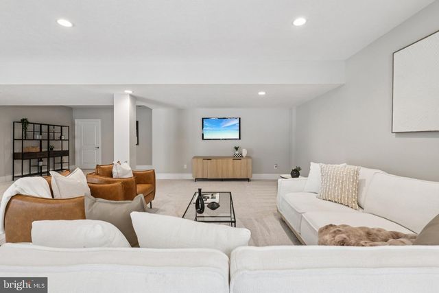 510 NEWCOMEN RD, Exton, PA 19341