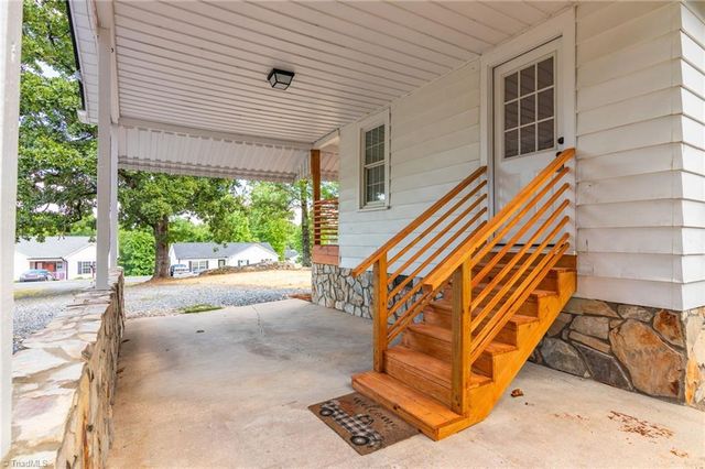 902 Breeze Hill Road, Asheboro, NC 27203