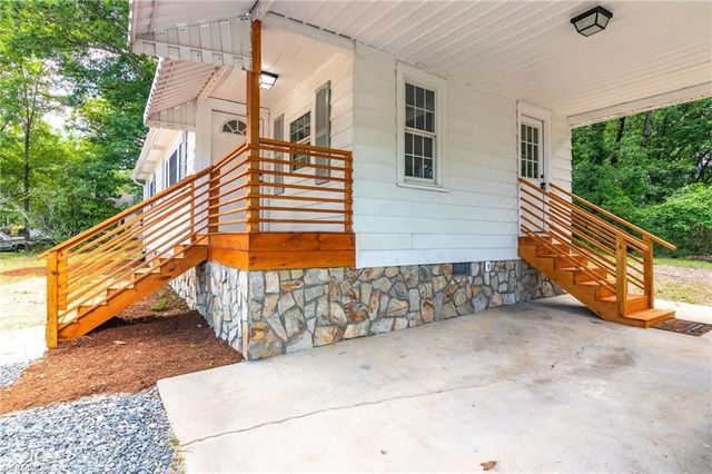 902 Breeze Hill Road, Asheboro, NC 27203