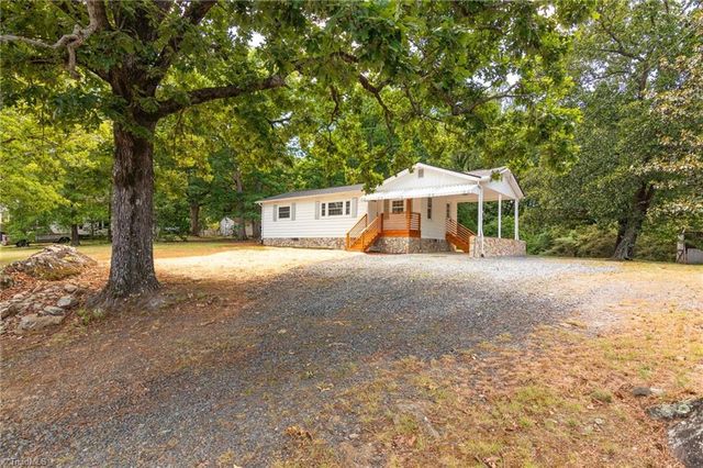 902 Breeze Hill Road, Asheboro, NC 27203