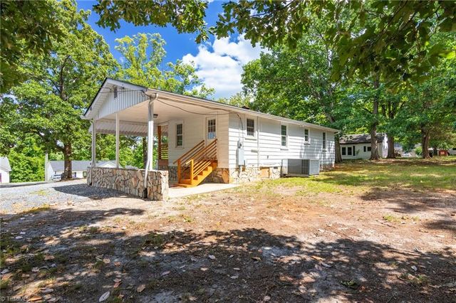 902 Breeze Hill Road, Asheboro, NC 27203