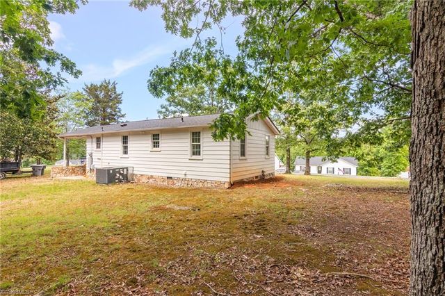 902 Breeze Hill Road, Asheboro, NC 27203