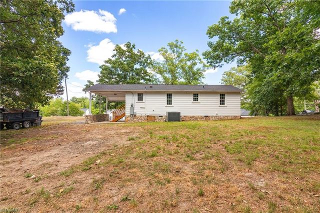 902 Breeze Hill Road, Asheboro, NC 27203