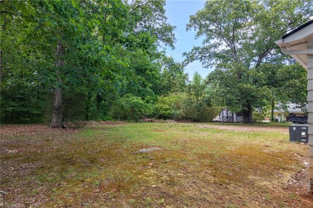 902 Breeze Hill Road, Asheboro, NC 27203