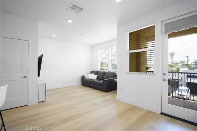 10294 Artesia, Bellflower, CA 90706