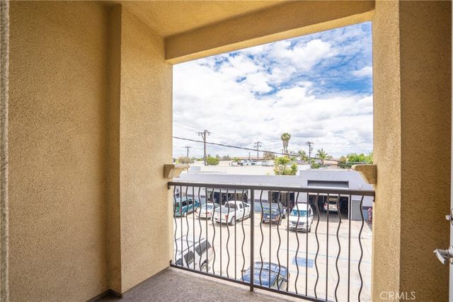 10294 Artesia, Bellflower, CA 90706
