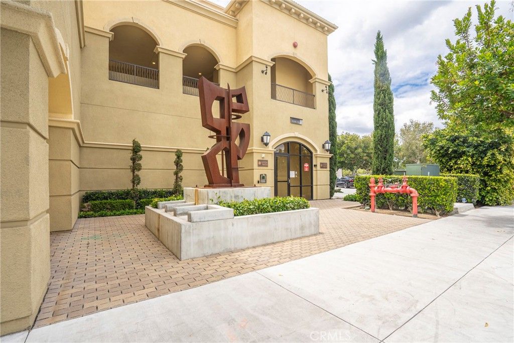10294 Artesia, Bellflower, CA 90706