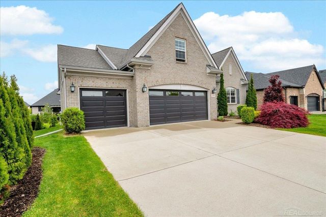 21972 E Majestic Drive, Macomb Twp, MI 48044