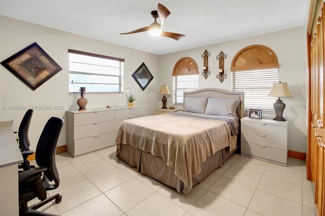 50 SW 130th Ave, Miami, FL 33184