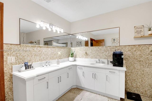 50 SW 130th Ave, Miami, FL 33184