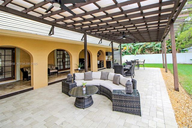 50 SW 130th Ave, Miami, FL 33184