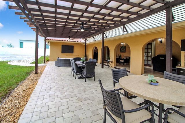 50 SW 130th Ave, Miami, FL 33184