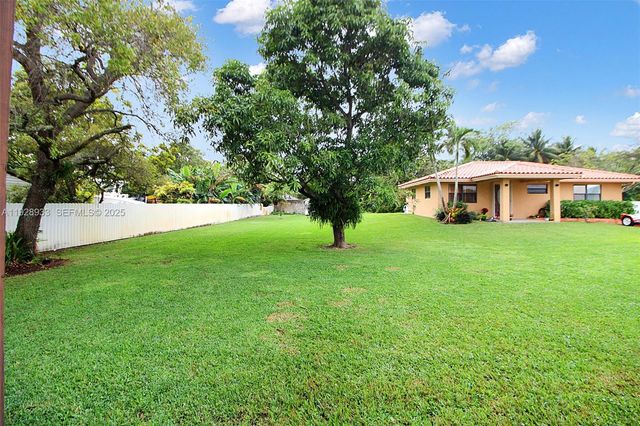 50 SW 130th Ave, Miami, FL 33184