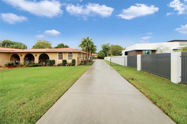 50 SW 130th Ave, Miami, FL 33184