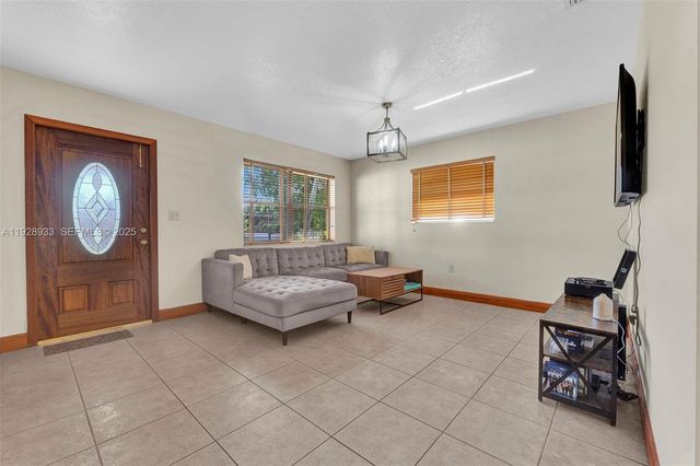 50 SW 130th Ave, Miami, FL 33184