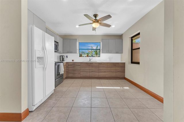 50 SW 130th Ave, Miami, FL 33184