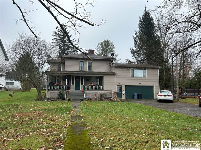 33 West Summit Street, Busti, NY 14750