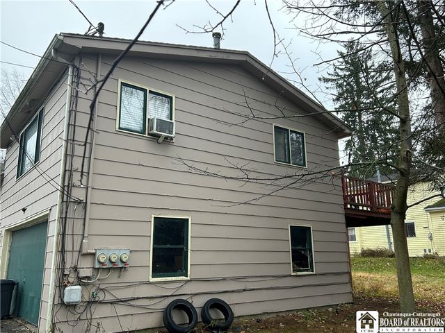 33 West Summit Street, Busti, NY 14750
