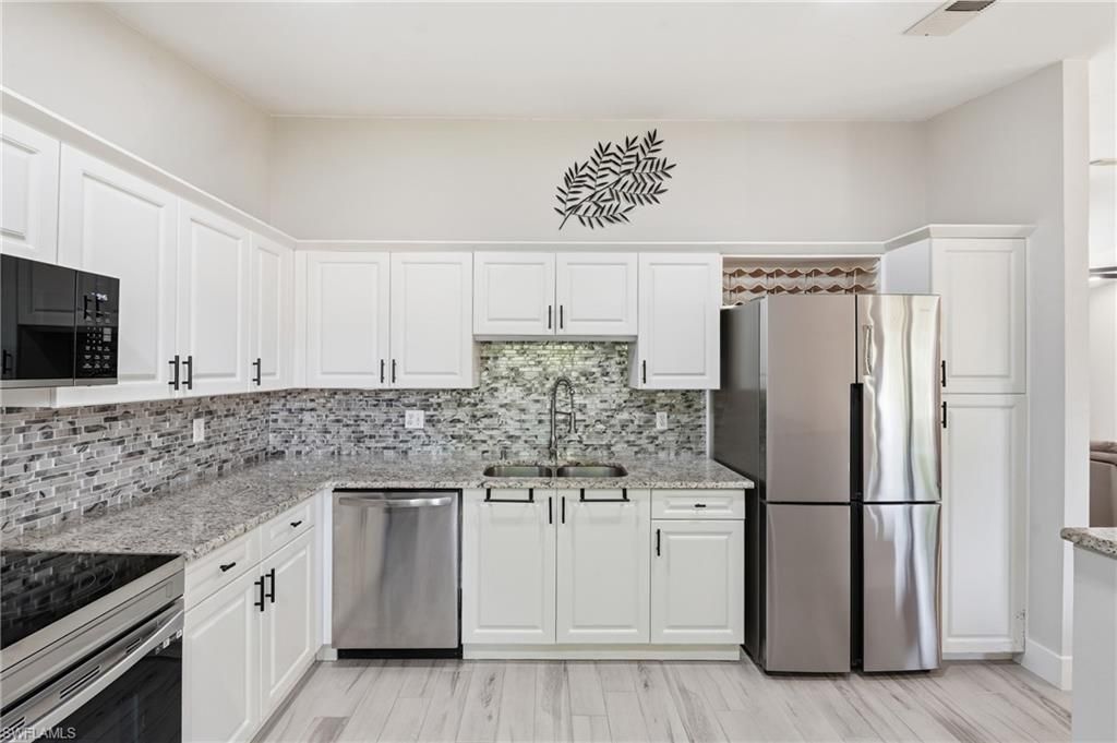 3207 Horse Carriage WAY 10, NAPLES, FL 34105 — photo 2