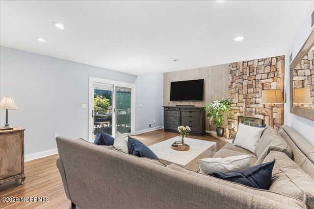 16 Sherwood Court, Holmdel, NJ 07733