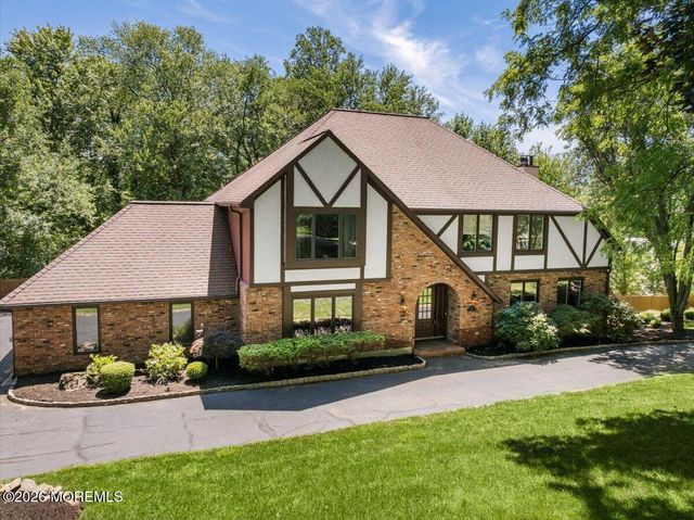 16 Sherwood Court, Holmdel, NJ 07733