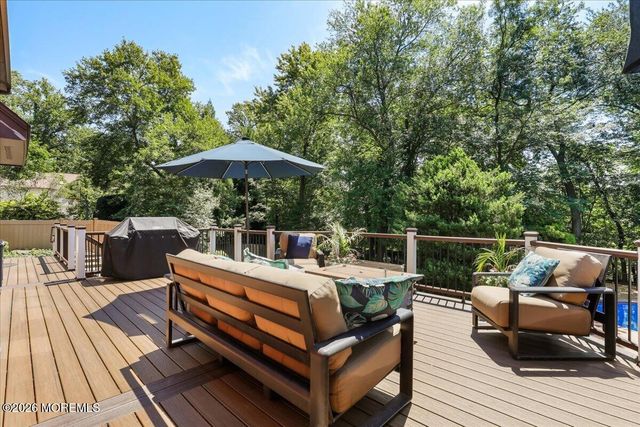 16 Sherwood Court, Holmdel, NJ 07733